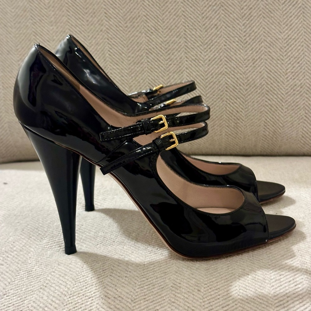 Miu Miu Black Patent Leather Strappy Open Toe Heels - Picture 2 of 16